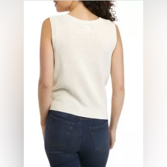 3/$15 Belle du Jour Sweater Vest Cable Knit Sleeveless V-Neck Size Medium - Picture 3 of 6